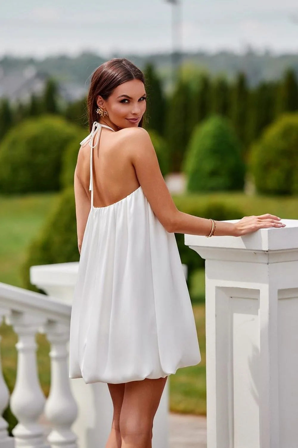 Robe de cocktail élégante sans manches style trapèze décolleté en V rose satinée pour femme