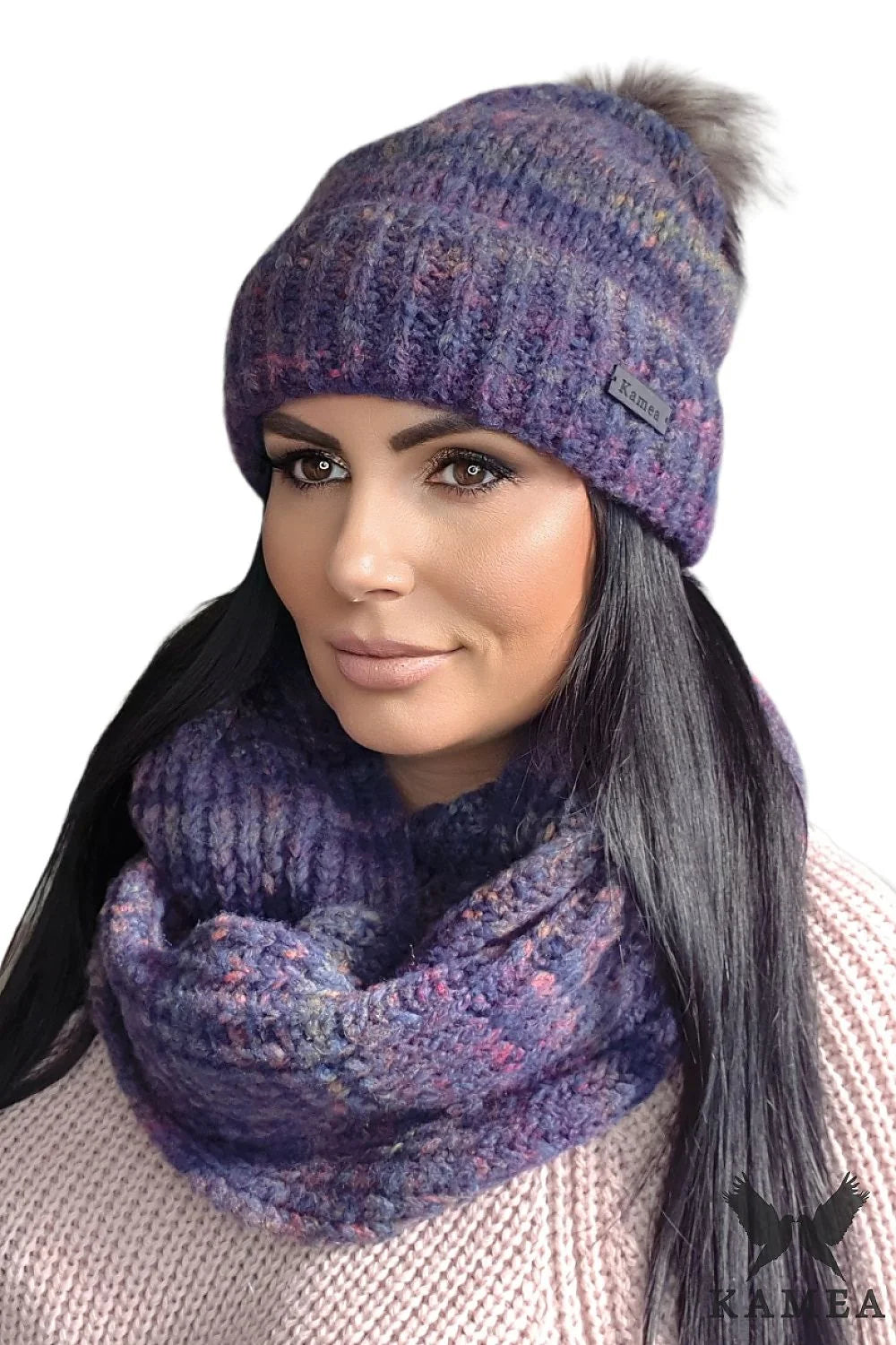 Ensemble hiver pour femme bonnet écharpe assortie coton laine couleur violette motif côtelé pompon fourrure synthétique