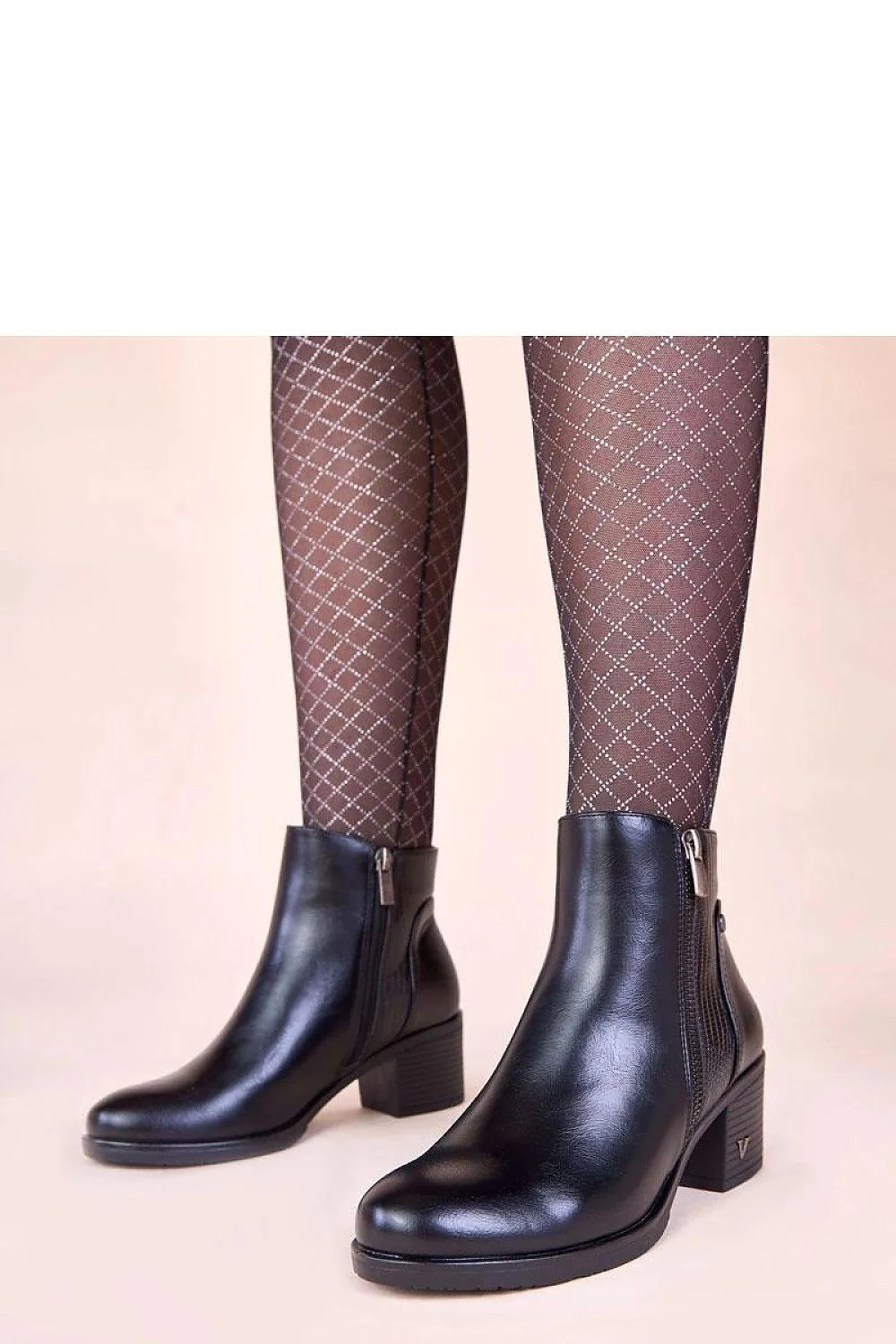 bottines femme cheville cuir synthétique noir talon bloc stable moyen tige décorative côtelée fermeture zippée semelle crantée doublure chaude Gemre