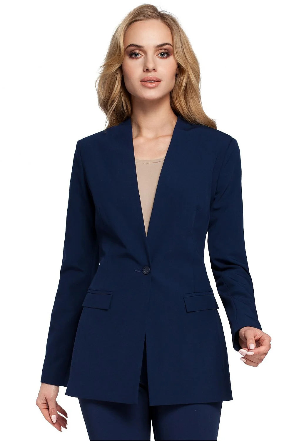 Blazer femme ajusté en tissu bleu marine élégant pour un style professionnel et chic