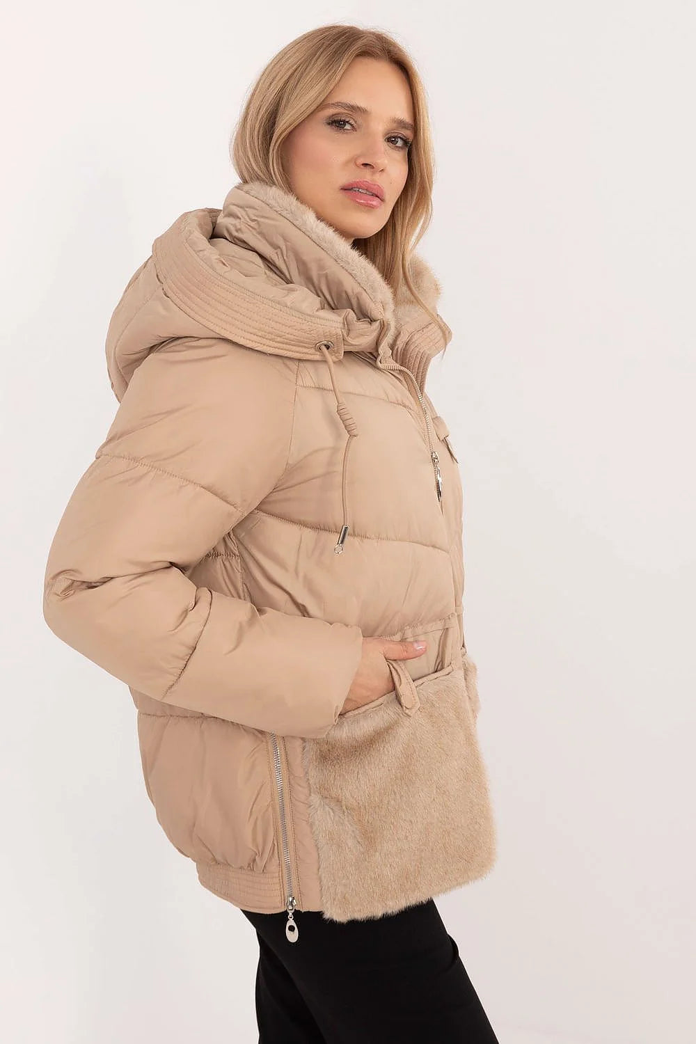 Veste matelassée pour femme style décontracté chic capuche fausse fourrure polyester haute qualité automne hiver