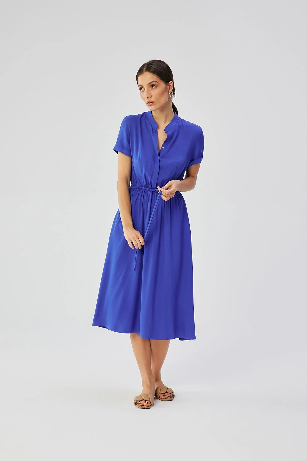 Robe de jour Stylove couleur bleu électrique viscose col Mao manches courtes taille ajustable pour femme élégance moderne soirée estivale