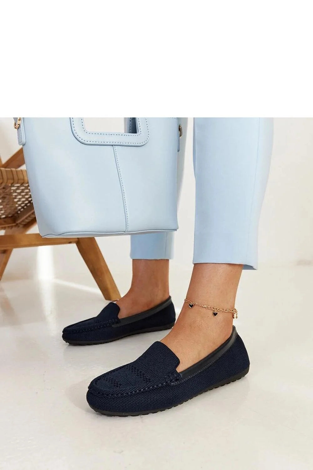 Mocassins femme design moderne bleu marine tissu confortable coupe épurée semelle plate occasion quotidienne