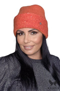 Bonnet femme moderne chic orange vif style trendy coupe classique matériau doux contrastes élégants