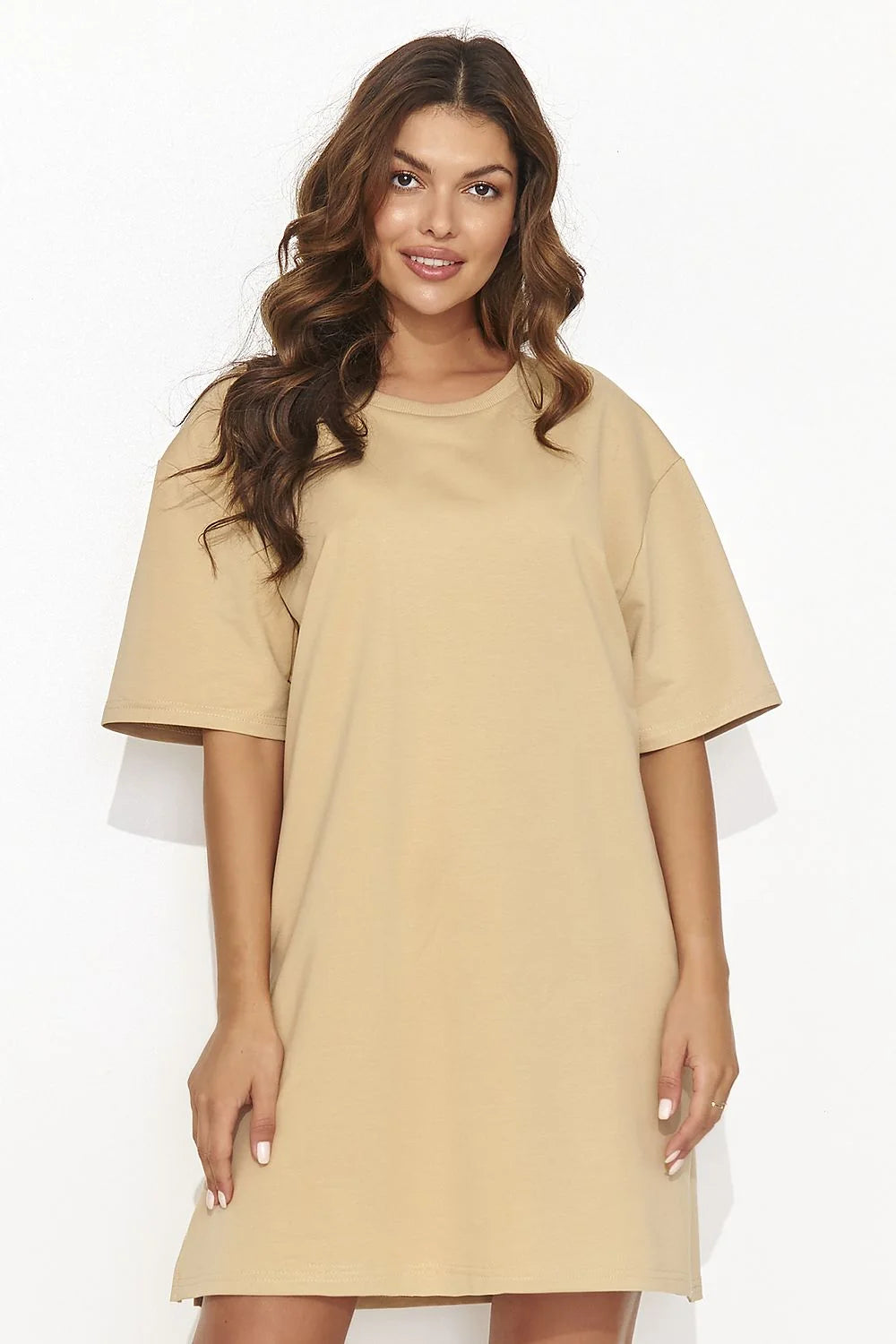 Robe de jour moderne élégante pour femme en beige minimaliste sans manches coupe droite sans poches