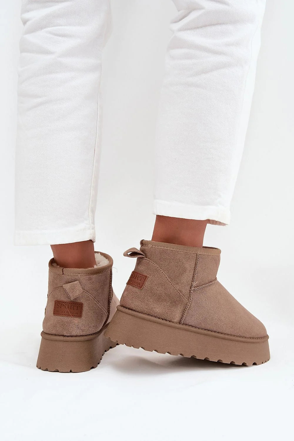 bottes neige femme suédine écologique beige taupe cheville doublure fourrure douce plateforme crantée antidérapante confortables urbain polyvalentes chaudes