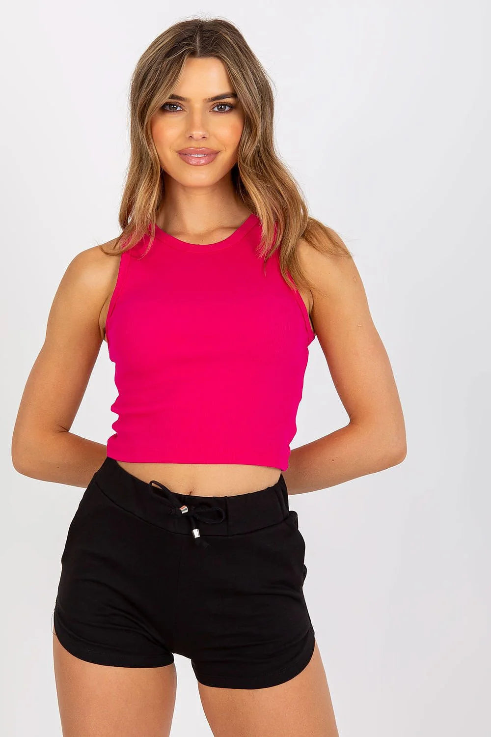 Débardeur et short femme en coton noir et rose vif, style décontracté, coupe ajustée, idéal été