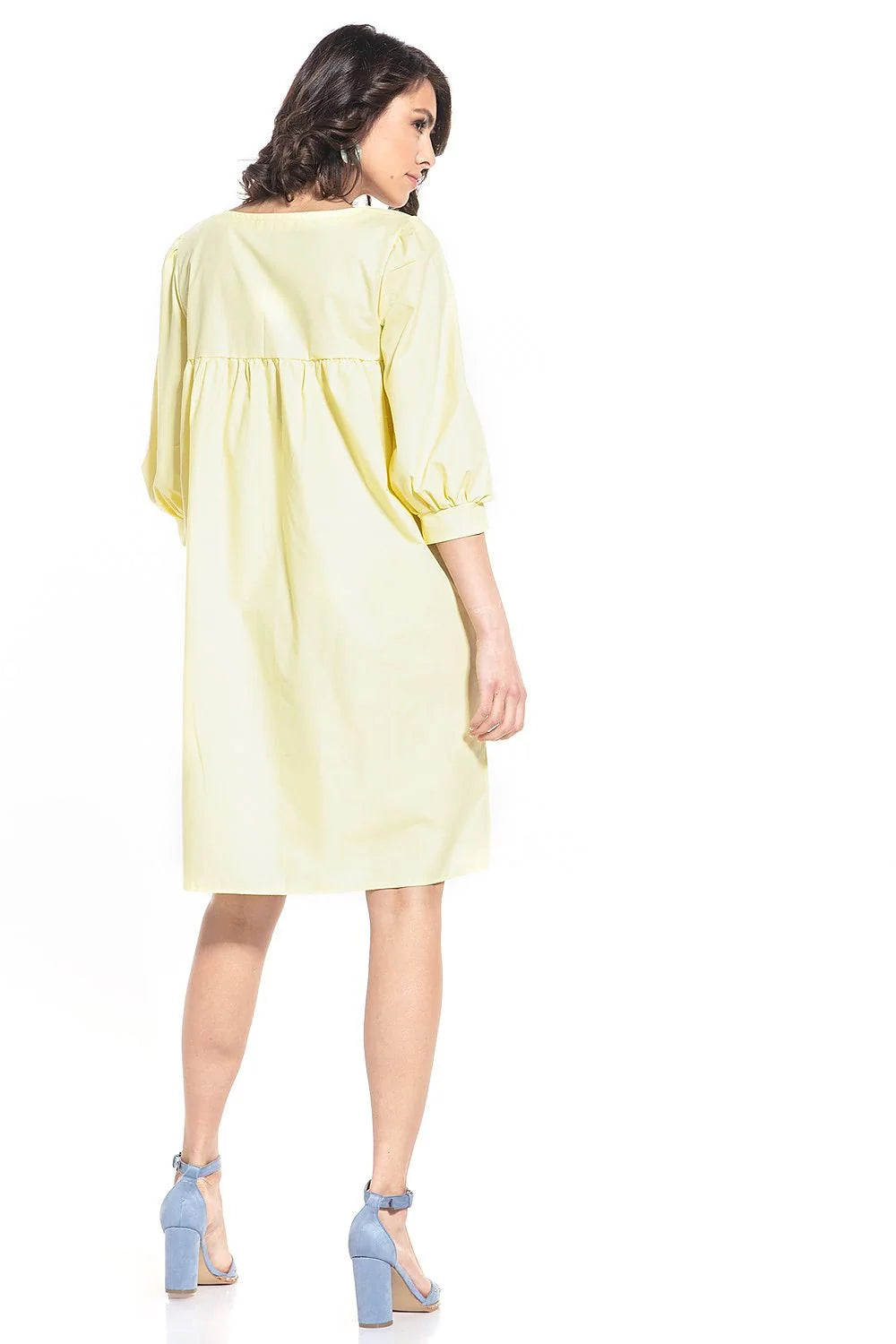 Robe élégante en coton noir manches 3/4 encolure V midi pour femme moderne et chic