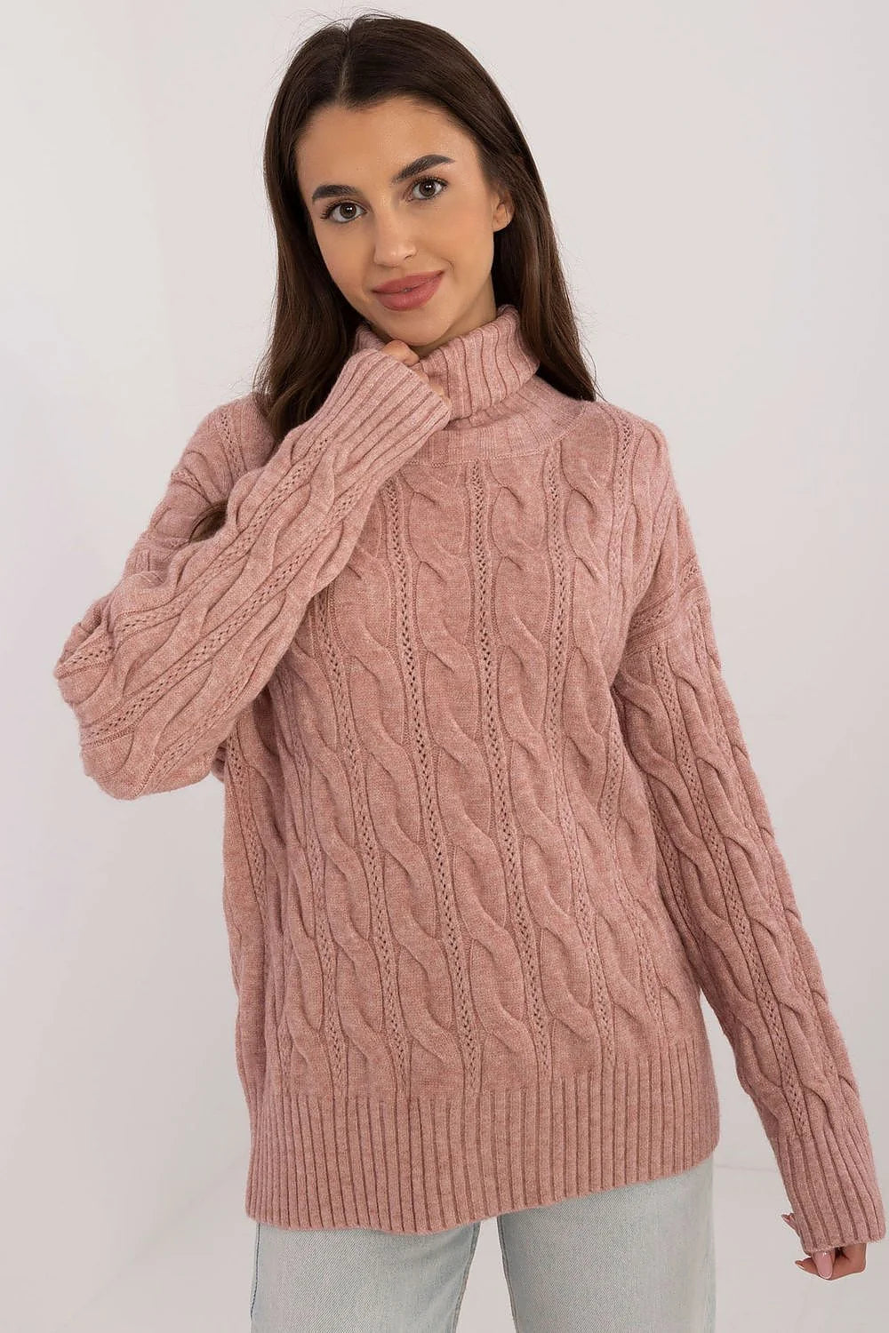 Pullover femme col roulé motifs torsadés confort style intemporel hiver matériaux doux taille généreuse finitions côtelées élégance chaud mode vêtements