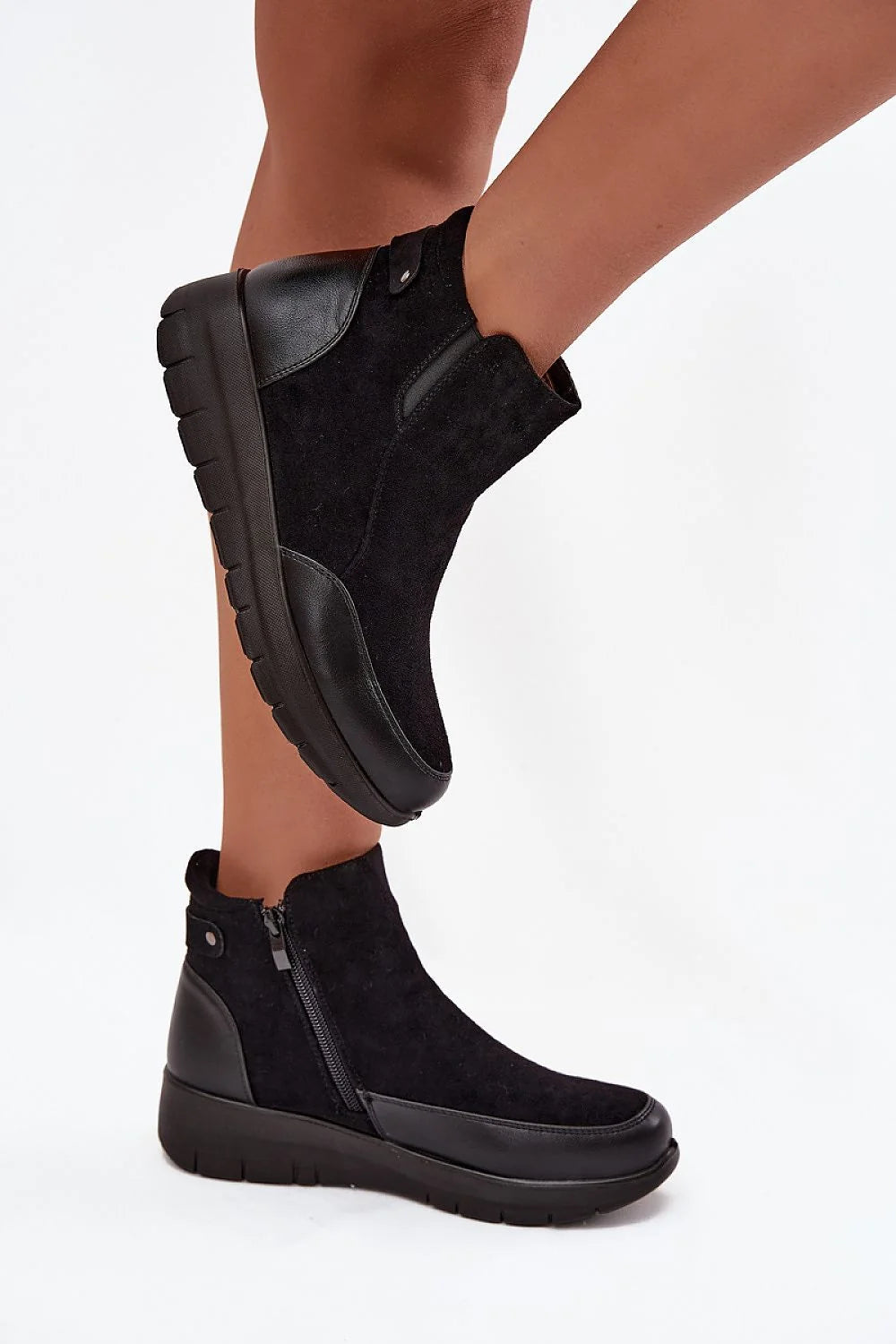 bottines femme cheville suède écologique empiècements cuir plateforme 3cm semelle crantée fourrure intérieure chaude fermeture zippée