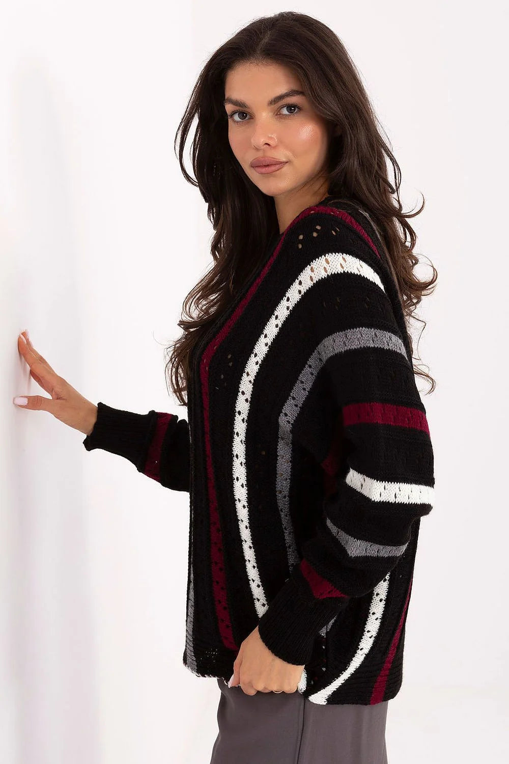 pull oversize femme maille acrylique noire rayures bordeaux gris blanc col rond manches longues ballon coupe ample ajouré