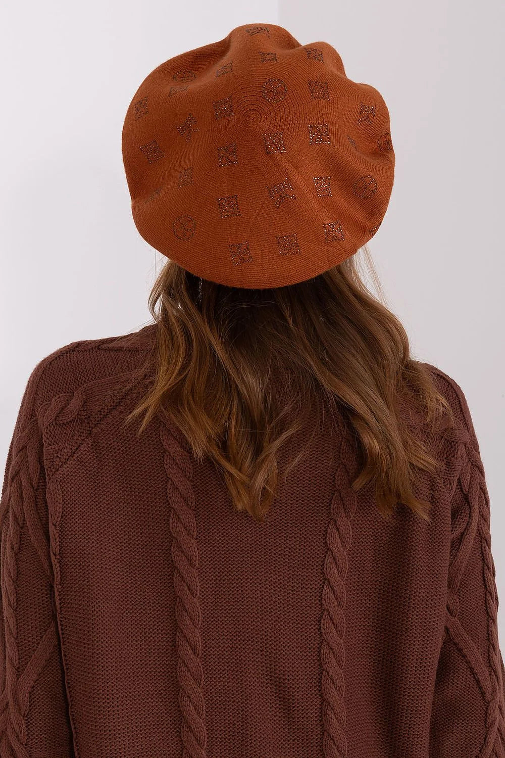 béret pull maille strass losange rouille terracotta torsadé côtelé cachemire coton acrylique chocolat chaud ajusté parisien intemporel chic