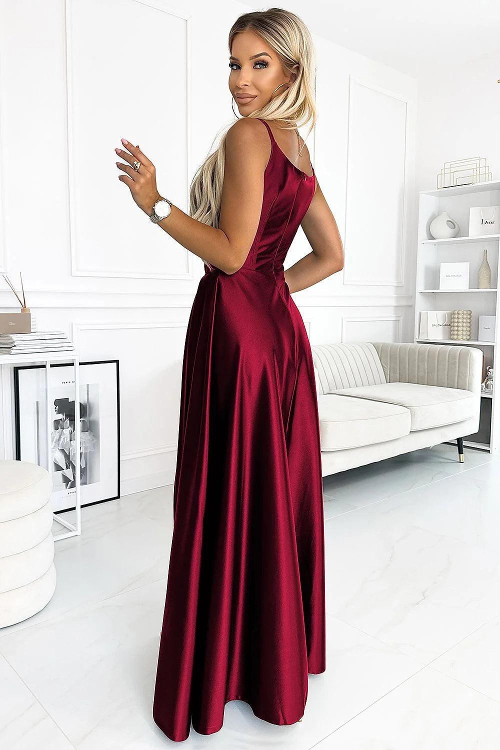 Robe longue élégante en satin bordeaux Numoco encolure en V croisé fines bretelles fente jupe longueur sol femmes occasions spéciales