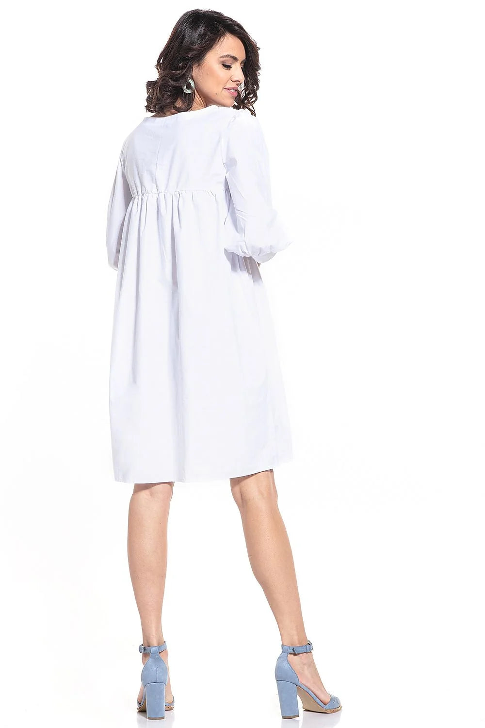 Robe élégante en coton noir manches 3/4 encolure V midi pour femme moderne et chic