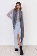 Pull-over en fil brossé gris clair manches longues encolure profonde châle polyamide 100% féminin