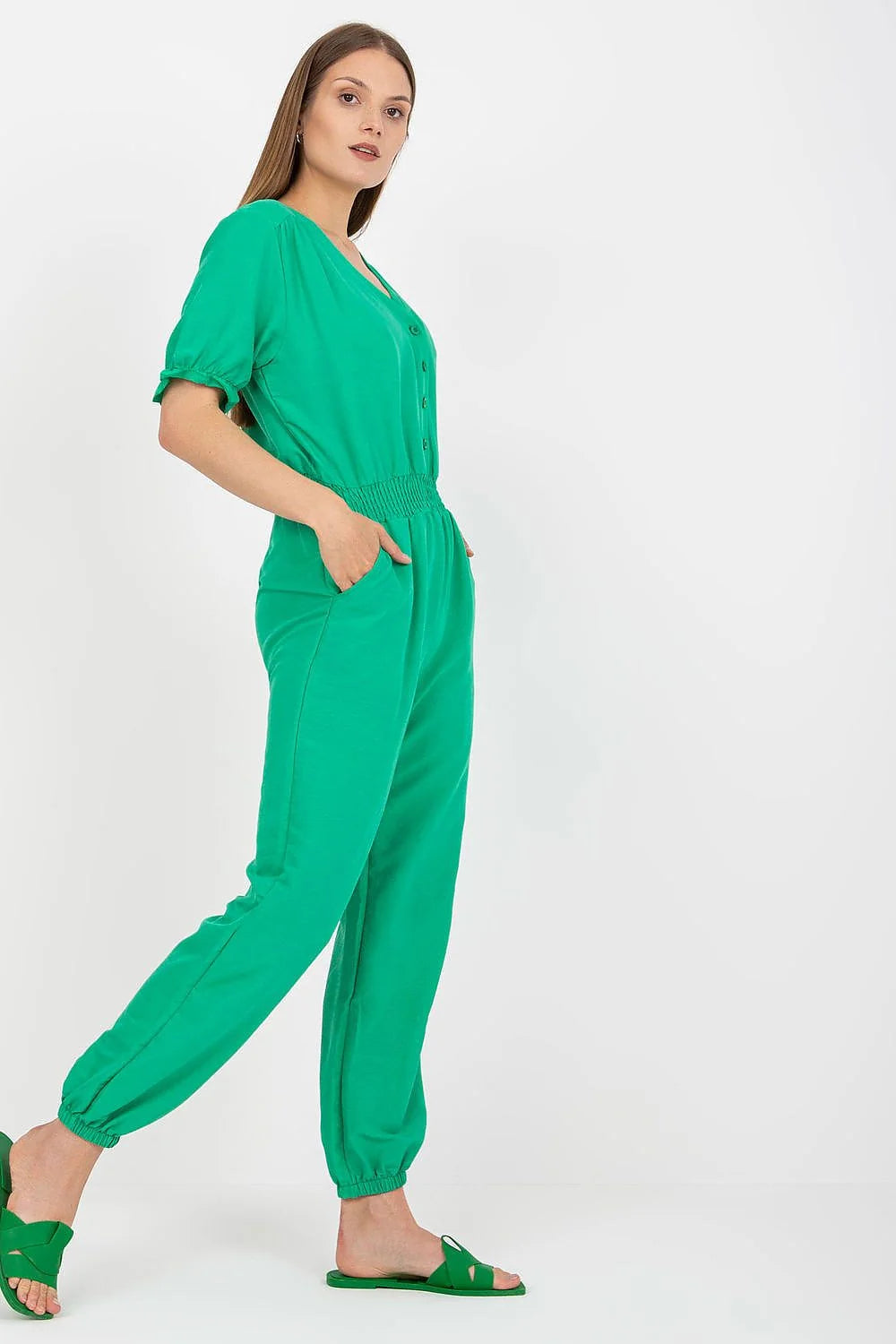 combinaison femme vert émeraude coton élasthanne léger respirant confortable encolure V manches bouffantes taille smockée jambes droites chevilles ourlets élastiqués