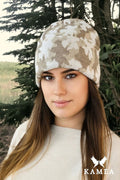 bonnet hiver maille tricotée camouflage beige crème écru coupe ajustée slouchy bord plat finitions soignées tissu doux chaud isolant polyvalent