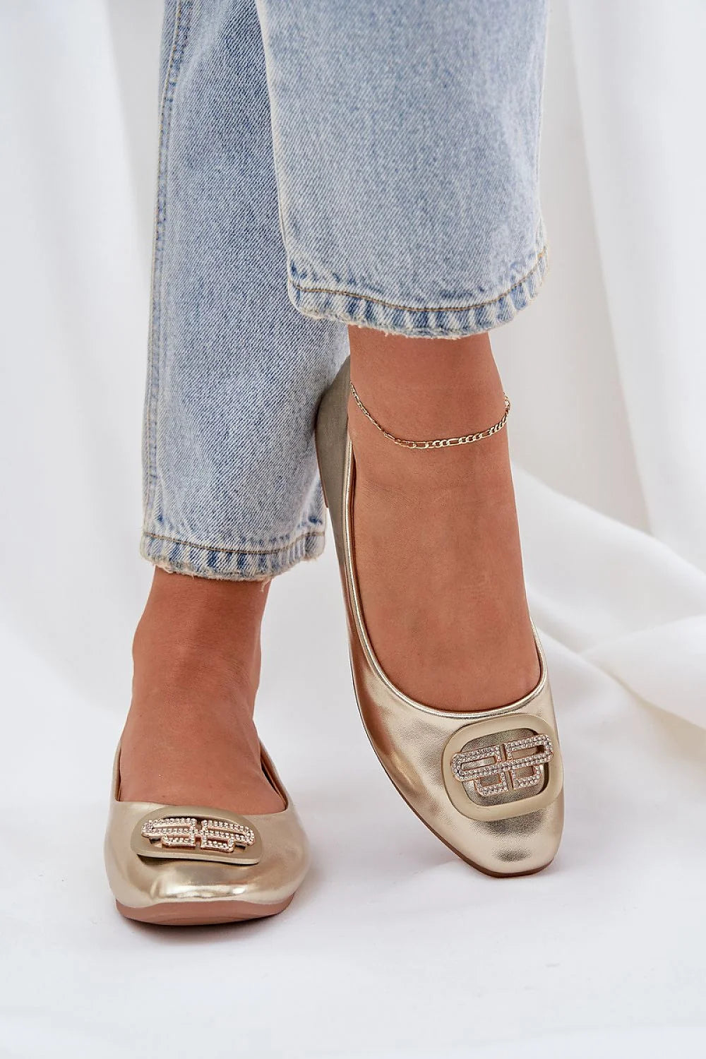 Ballerines dorées pour femme style élégant cuir artificiel bout arrondi détails métalliques pour tenues décontractées ou élégantes