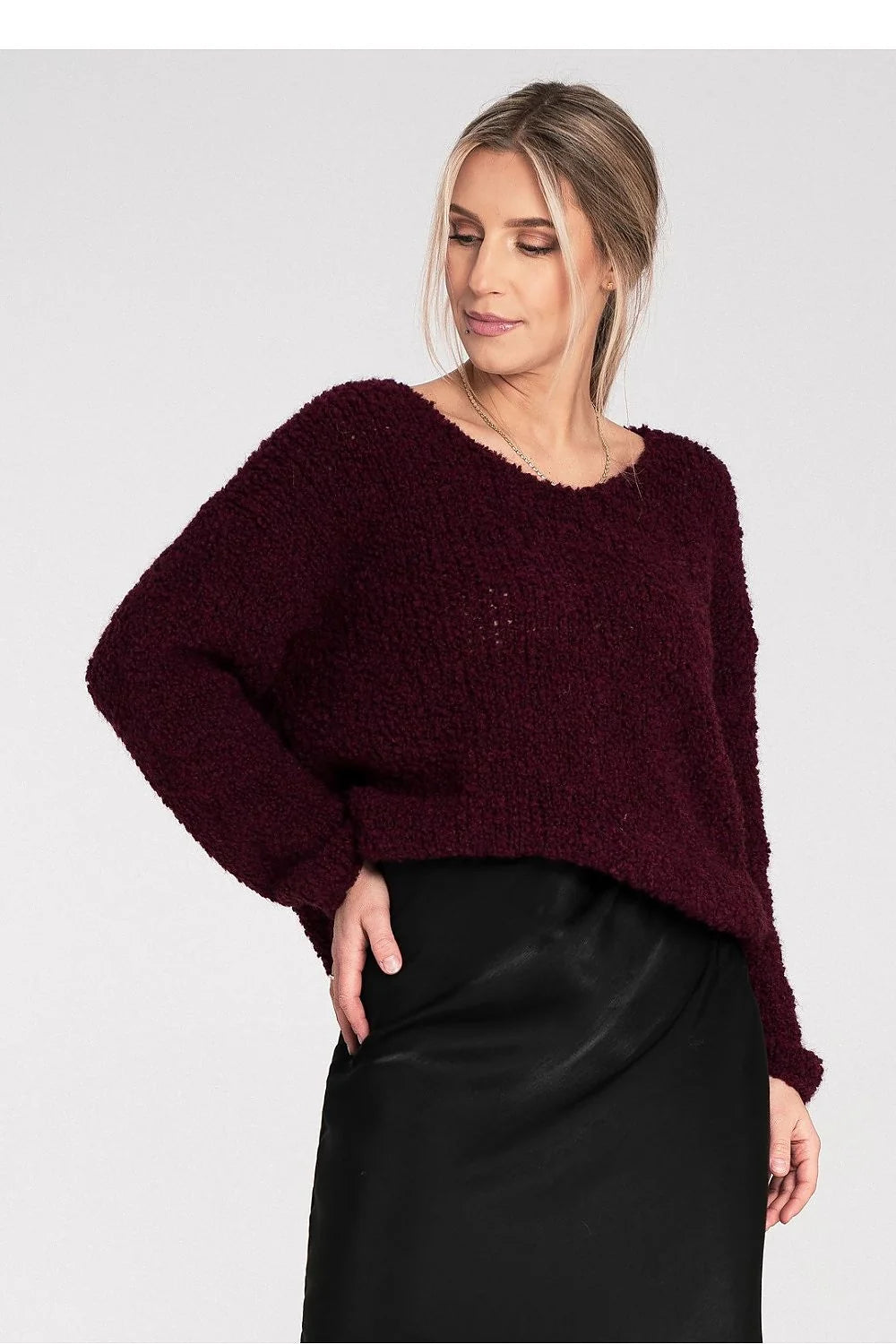 pull femme oversize maille bouclée teddy bordeaux profond coupe ample manches longues encolure ronde dégagée texture douce moelleuse