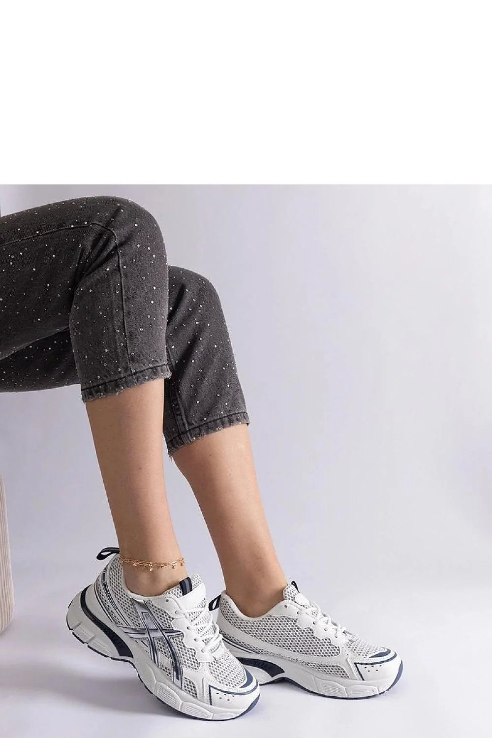 Baskets pour femmes, blanc, bleu marine, maille respirante, style sportif, confort, durabilité, quotidien, fitness, mode, baskets, sneakers, vêtements, femmes