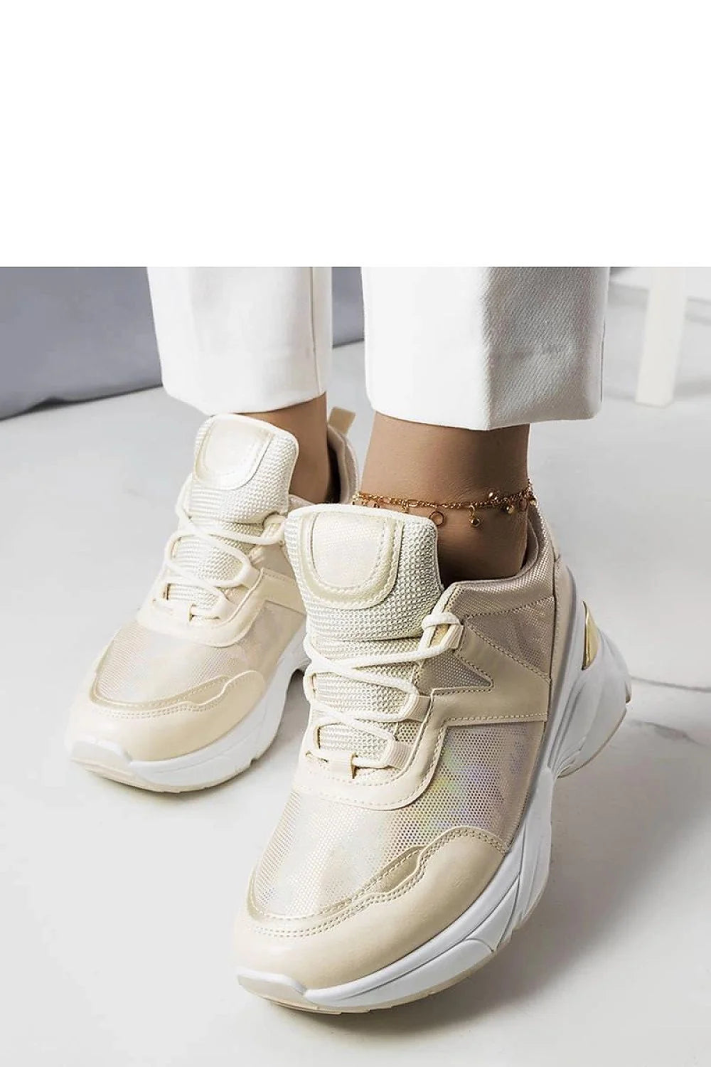 baskets femme beige chunky sneakers compensées plateforme semelle épaisse blanche mesh respirant similicuir suédé col bas rembourré laçage œillets dissimulés
