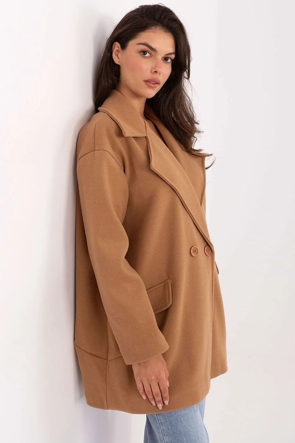 manteau camel oversize ample doubleboutonnage caban lainé chaud grand col revers épaules tombantes mi cuisse poches rabat boutons assortis