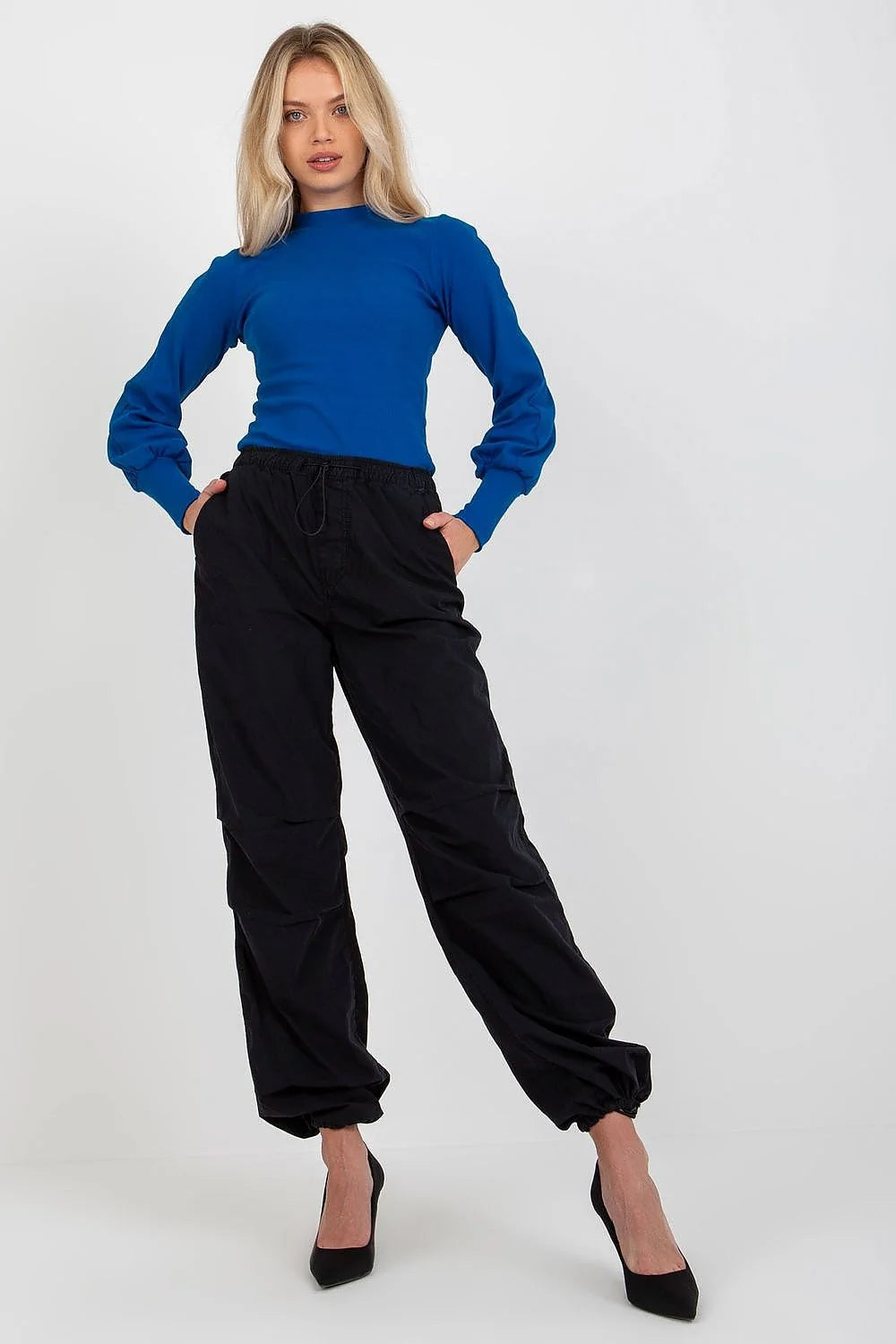 ensemble chemisier pull col montant maille fine côtelée fuchsia vif manches longues bouffantes poignets froncés haut ajusté pantalon