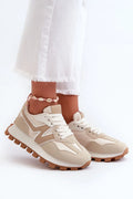 Chaussures de sport féminines modernes design épuré cuir écologique tissu semelle crantée hauteur 5.5 cm baskets confortables occasion quotidienne