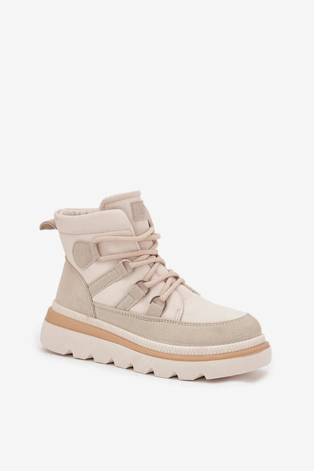 bottines femme montantes doublées fourrure intérieure plateforme crantée antidérapante lacets zip suédé cuir lisse beige col matelassé bride arrière élégante