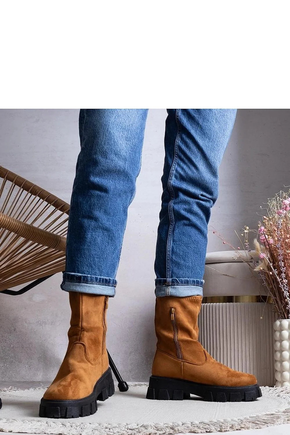 Bottes pour femmes design moderne décontracté couleur camel semelle épaisse suédine fourrure imitation automne hiver taille ajustable