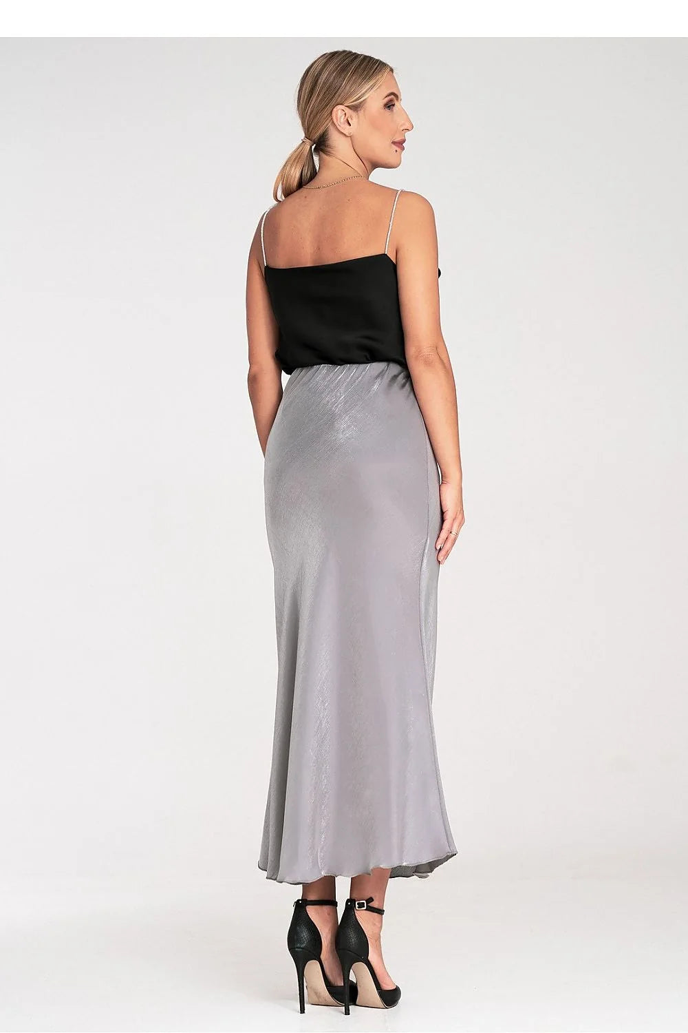 Robe à deux tons noire et argentée en satin longue évasée buste ajusté bretelles fines femme occasion élégante