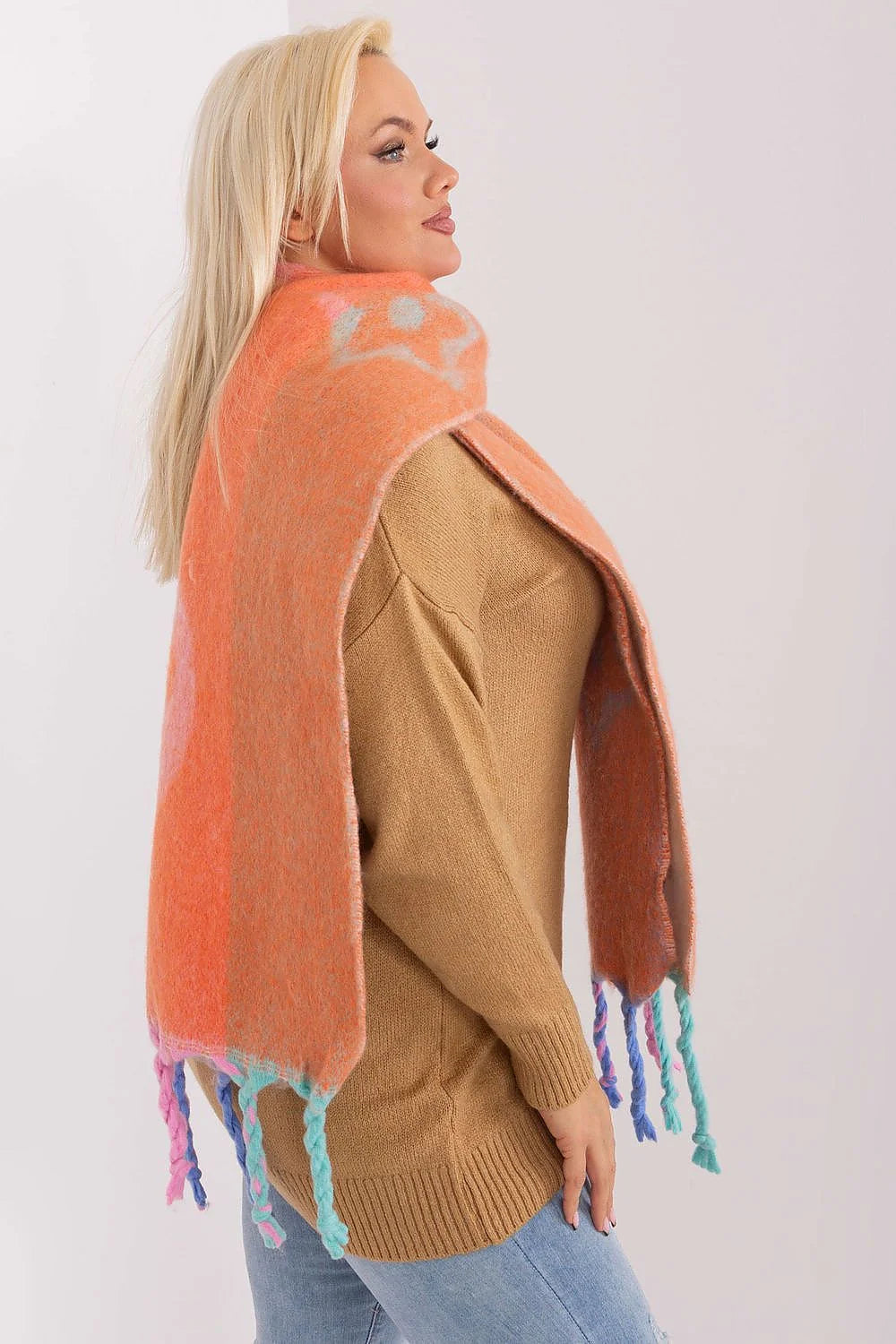 écharpe oversize mohair brossée longue volumineuse orange saumon rayée grisée duveteuse chaude franges torsadées multicolores turquoise bleu rose cosy contemporain