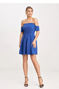 Robe de soirée Figl élégante couleur bleu électrique design moderne coupe ajustée épaules dénudées dos exposé polyester femme