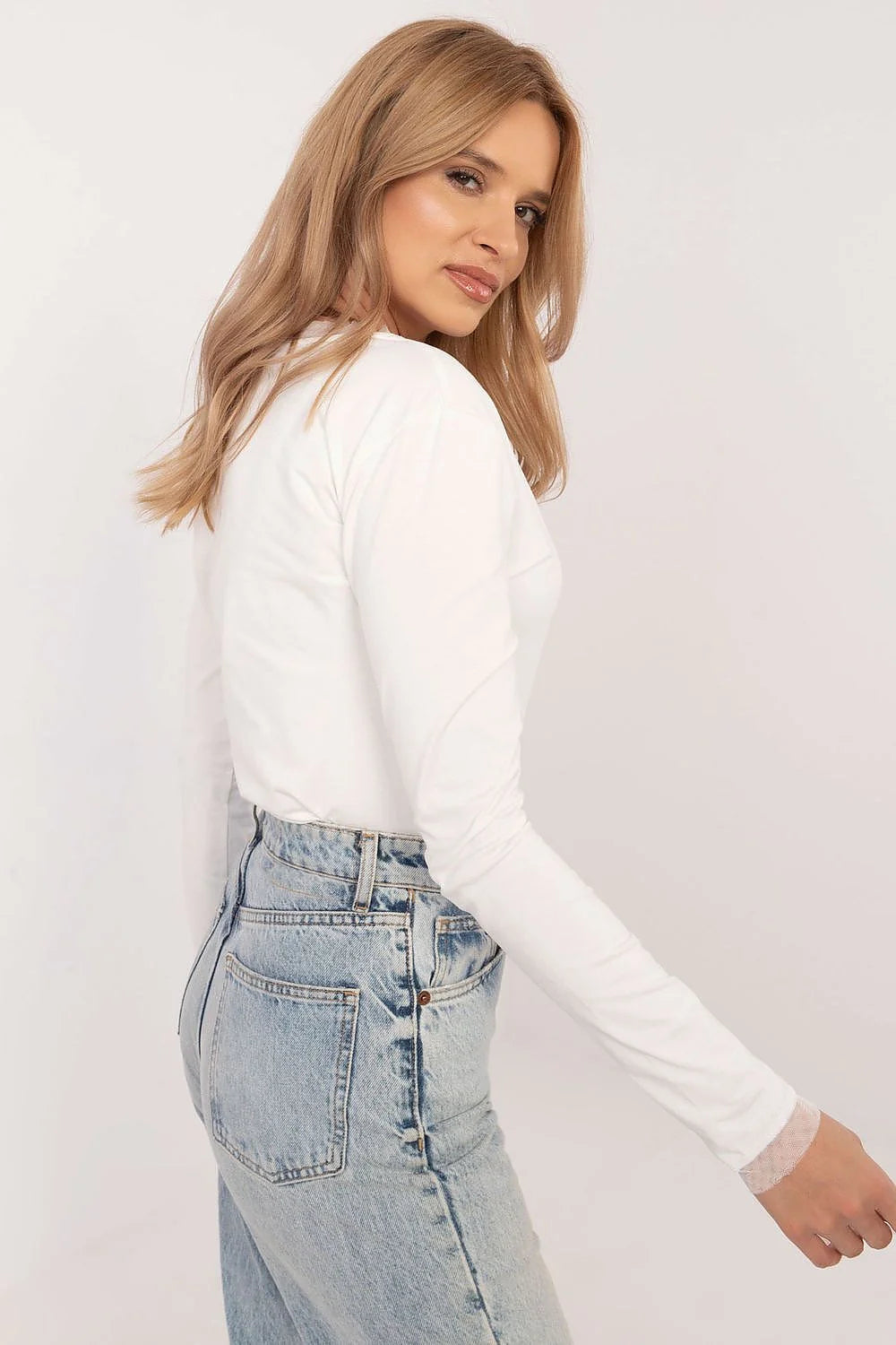 Haut à manches longues coupe ajustée inscription Glamorous Jean taille haute détail métallique veste en coton femme