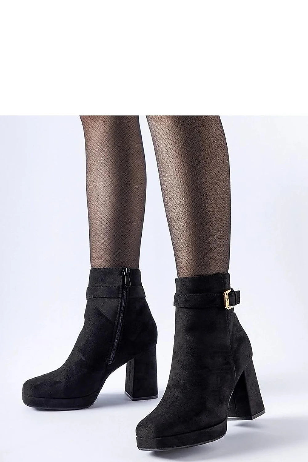 bottines noires montantes suédine daim talon bloc plateforme légère bout rond bride réglable boucle dorée fermeture éclair femme
