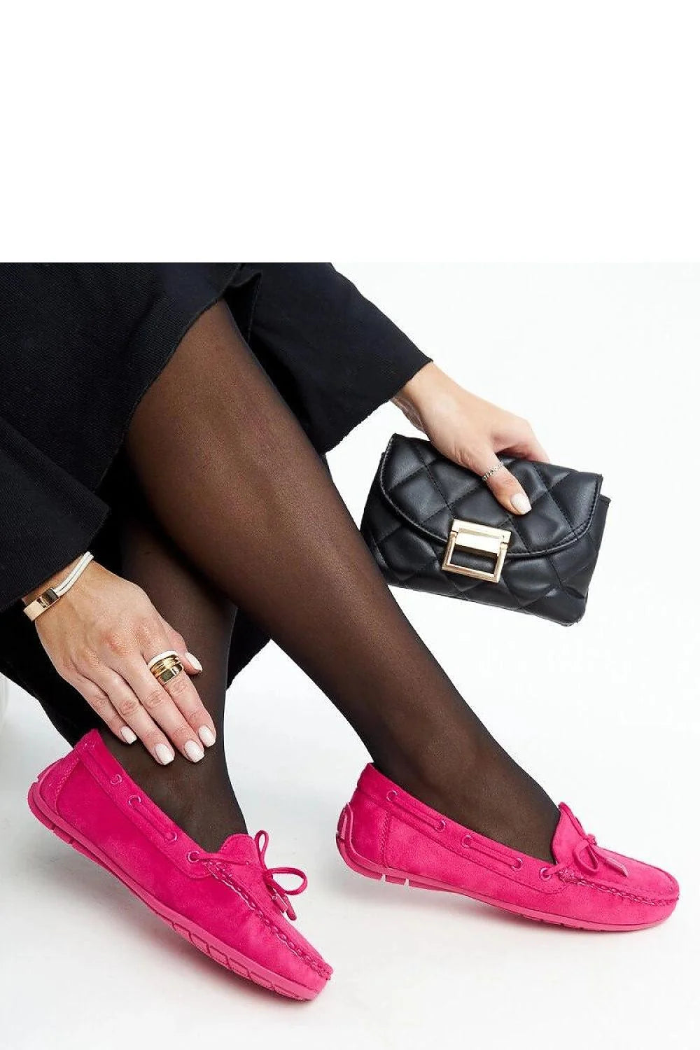 mocassins Solea femmes suédette fuchsia semelle caoutchouc souple antidérapante slipon bout arrondi surpiqûres apparentes lacet décoratif noeud élégant féminin