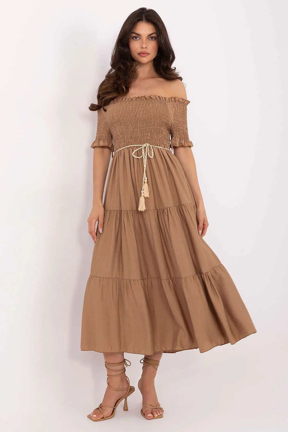 Robe bohème élégante manches courtes col Bardot ceinture tressée couleur brun clair femme occasionnels