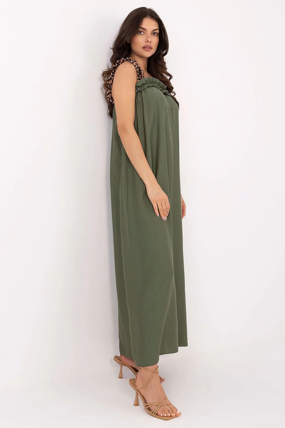 robe longue maxi viscose olive kaki coupe droite fluide cheville encolure smockée rectangulaire bretelles larges léopard volantées gaufrée bohème légère