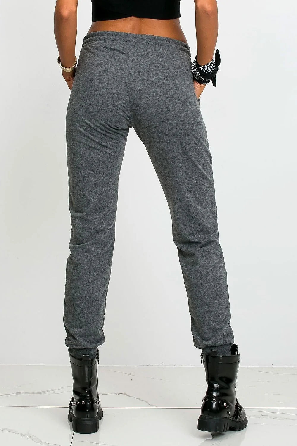 pantalon jogger femme slim beige camel molleton doux respirant taille mihaute elastique cordon coulissant poignets bordscotes poches metalliques