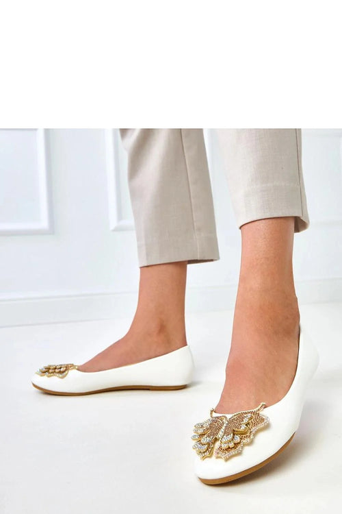 ballerines femme blanches cuir écologique bout rond talon bas compensé semelle gomme noisette papillon décoratif zircons perles strass confort élégantes