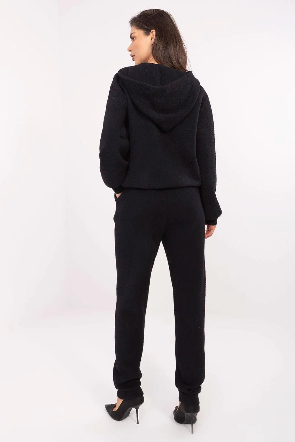 ensemble femme noir sweat capuche zippé maille bouclée poches zippées pantalon taille haute ceinture nouée fuselé manches ballon angora viscose