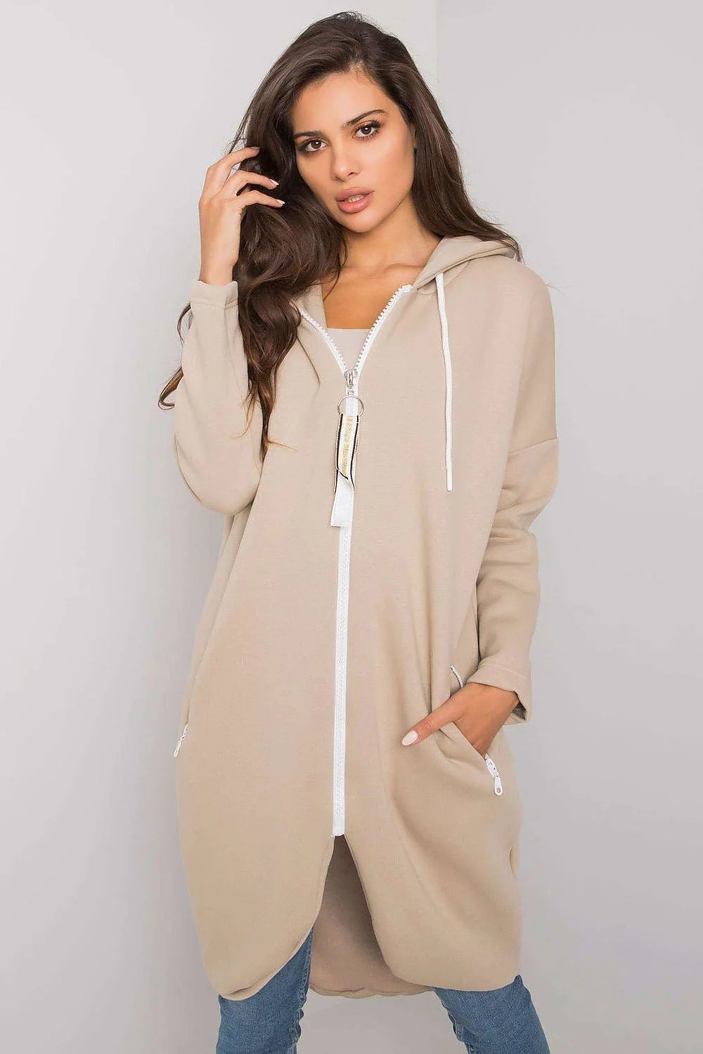 Sweatshirt pour femme coupe longline manches longues capuche fermeture éclair coton élasthanne beige sable