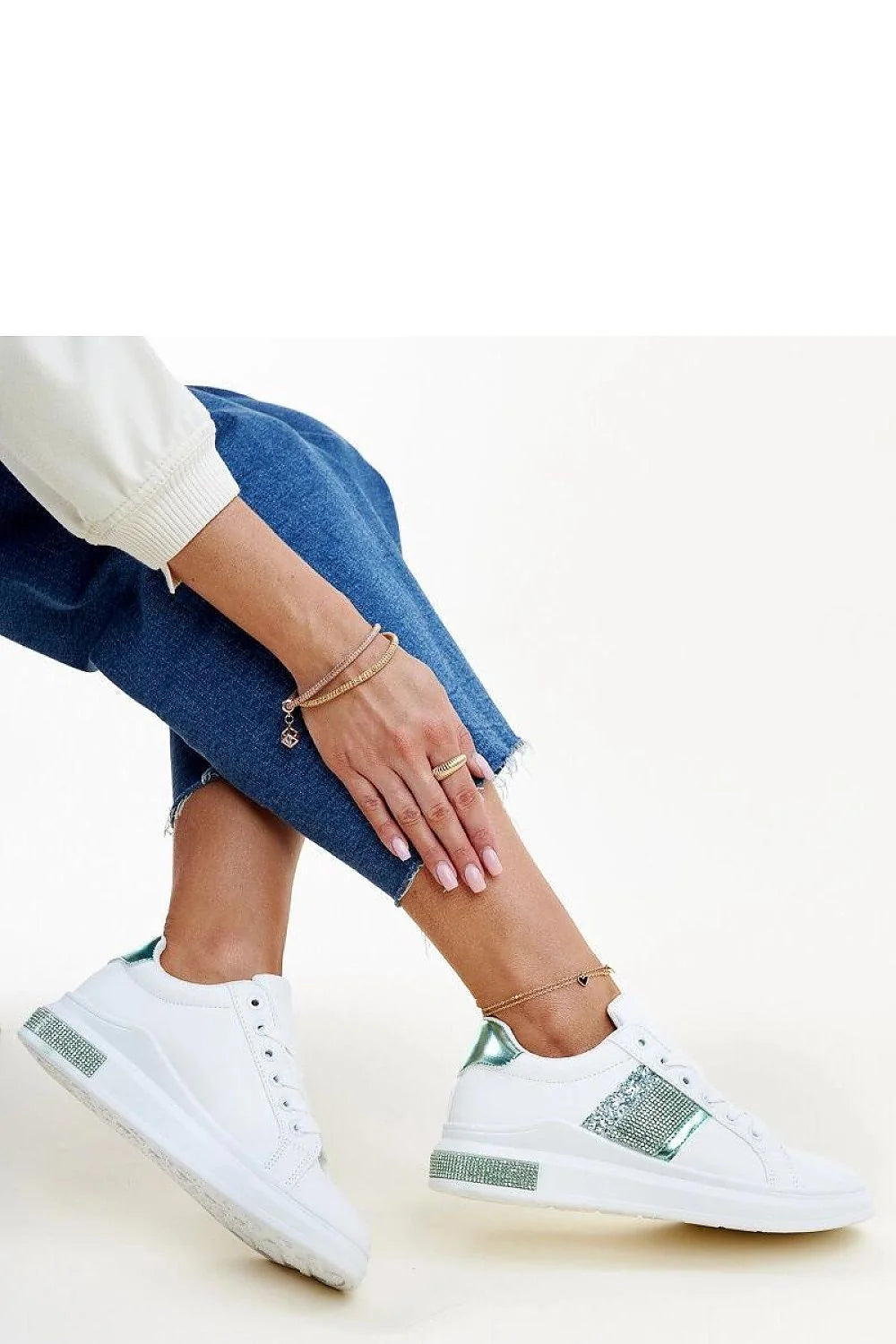 Chaussures de sport Solea pour femmes baskets blanches design moderne élégant lacets simili-cuir strass argenté vert émeraude confort durabilité mode sportif