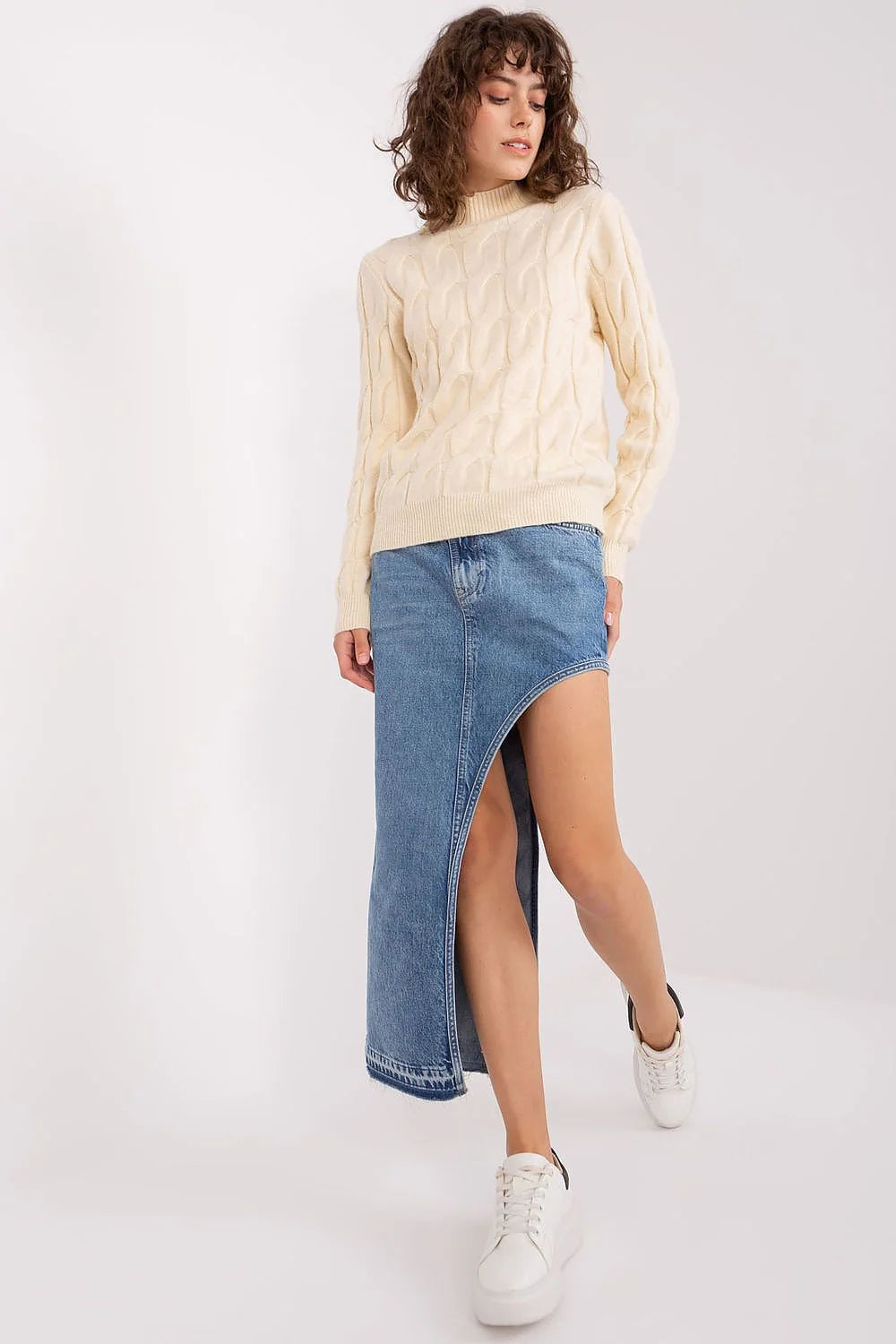 Pull femme élégant style décontracté chic motif torsadé manches longues col roulé beige crème matériau doux confortable