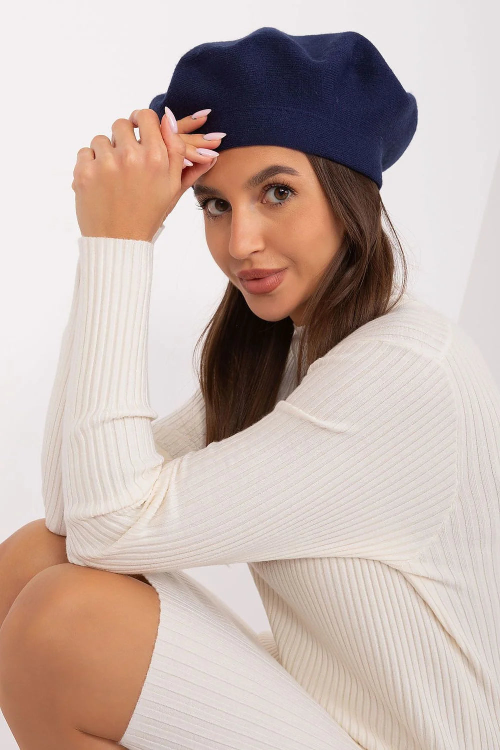 Béret féminin classique bleu marine acrylique coton cachemire pull crème côtelé longueur ajustée élégance mode