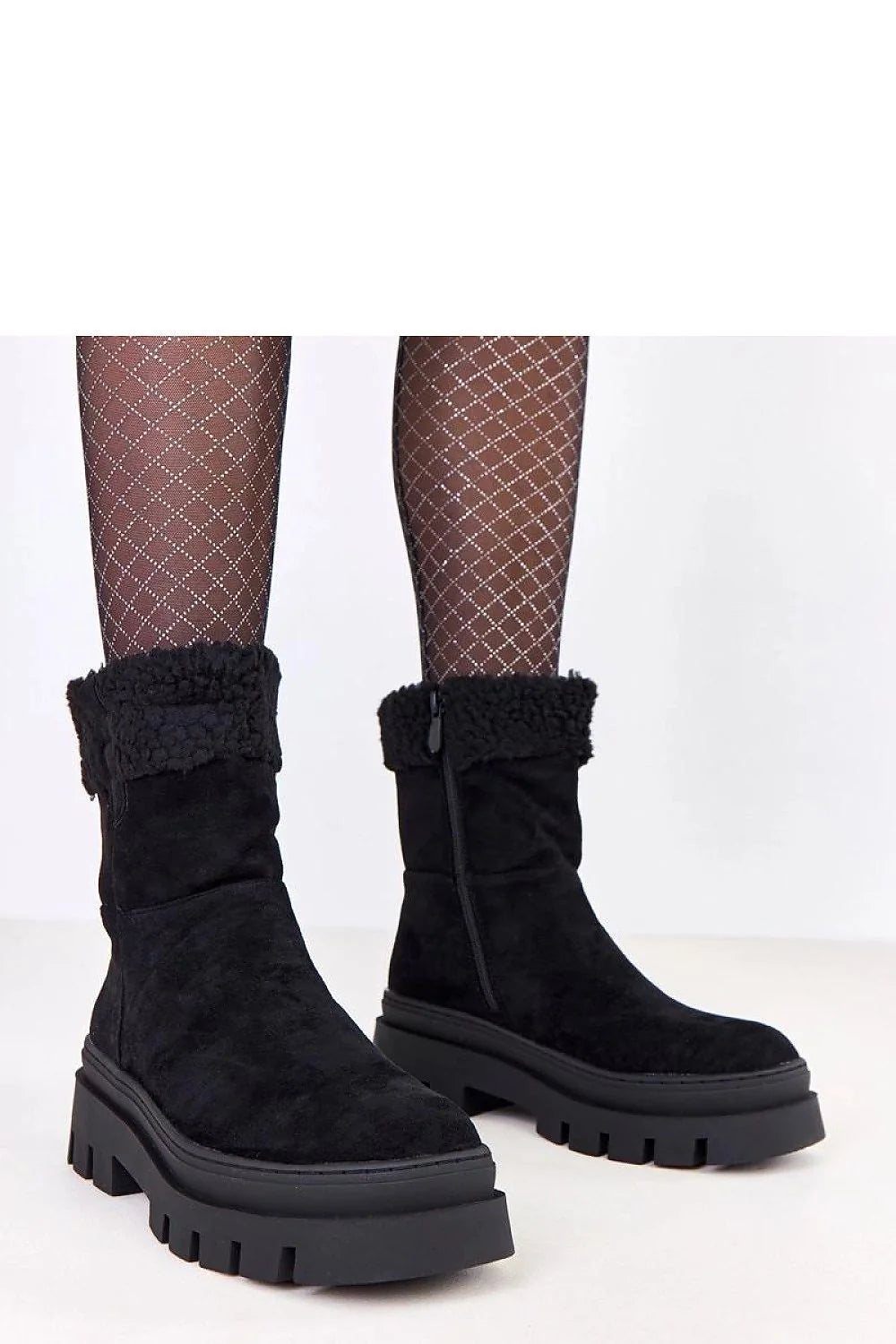 bottines femme suédine noire cuir écologique doublure fausse fourrure semelle plateforme crantée épaisse talon 6cm fermeture zippée latérale