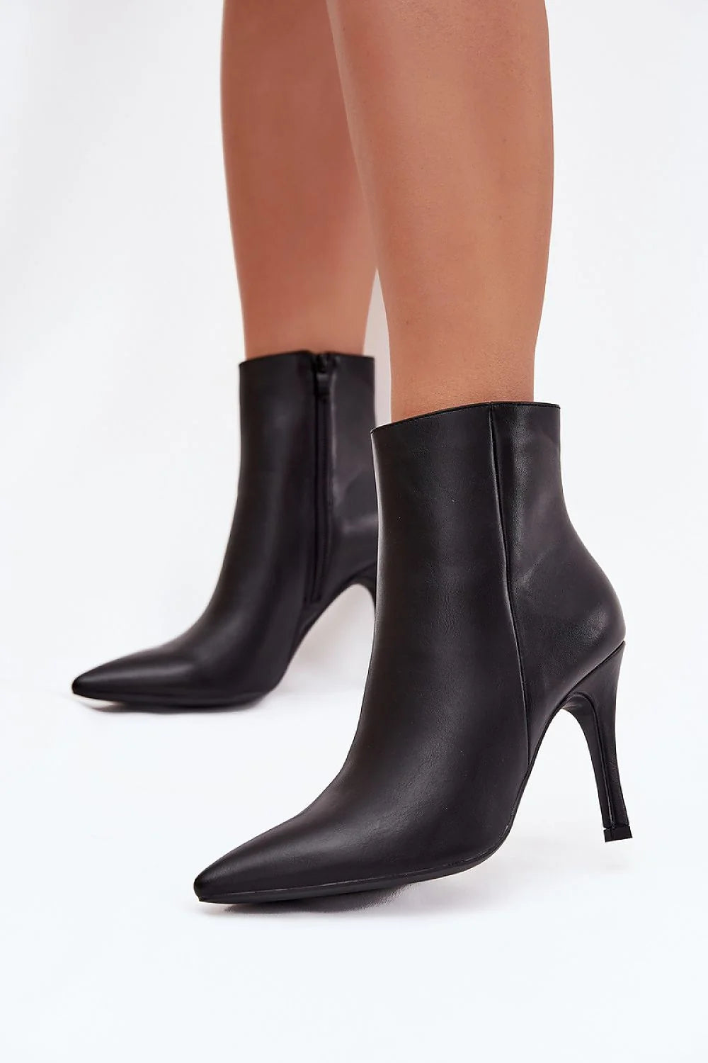 bottines femme cheville similicuir noir bout pointu talon aiguille élancée sophistiquée fermeture éclair intérieure doublure fourrure synthétique chaude confortables