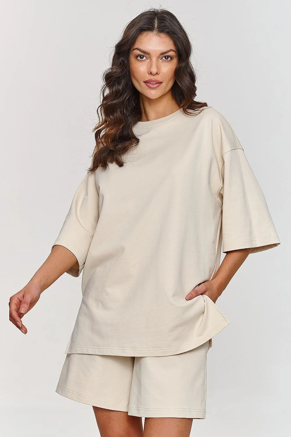 Ensemble Makadamia pour femmes, survêtement casual minimaliste en coton beige uni, coupe ample oversize, manches mi-longues, short élastique taille ajustable, vêtement confortable quotidien