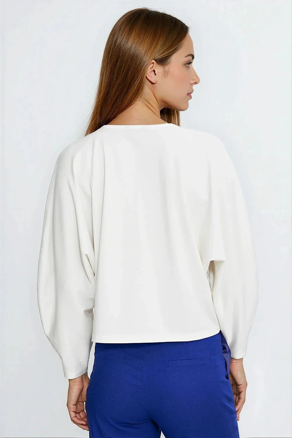 chemisier oversize élégant doux viscose confortable encolure plongeante manches longues ballon ample court coutures centre avant minimaliste enfilable polyvalent chic