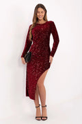 robe soirée cocktail bordeaux velours sequins scintillante moulante midi asymétrique manches longues encolure ronde fente latérale haute doublée ajustée glamour